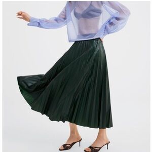 NWT Zara Faux Leather Pleated Skirt